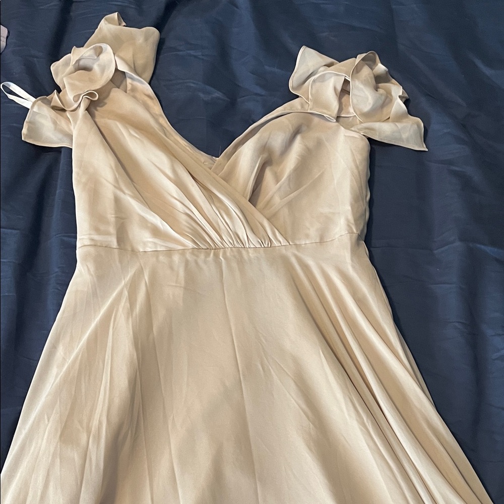 Chic Cream Maxi Dress with Ruffle Sleeves